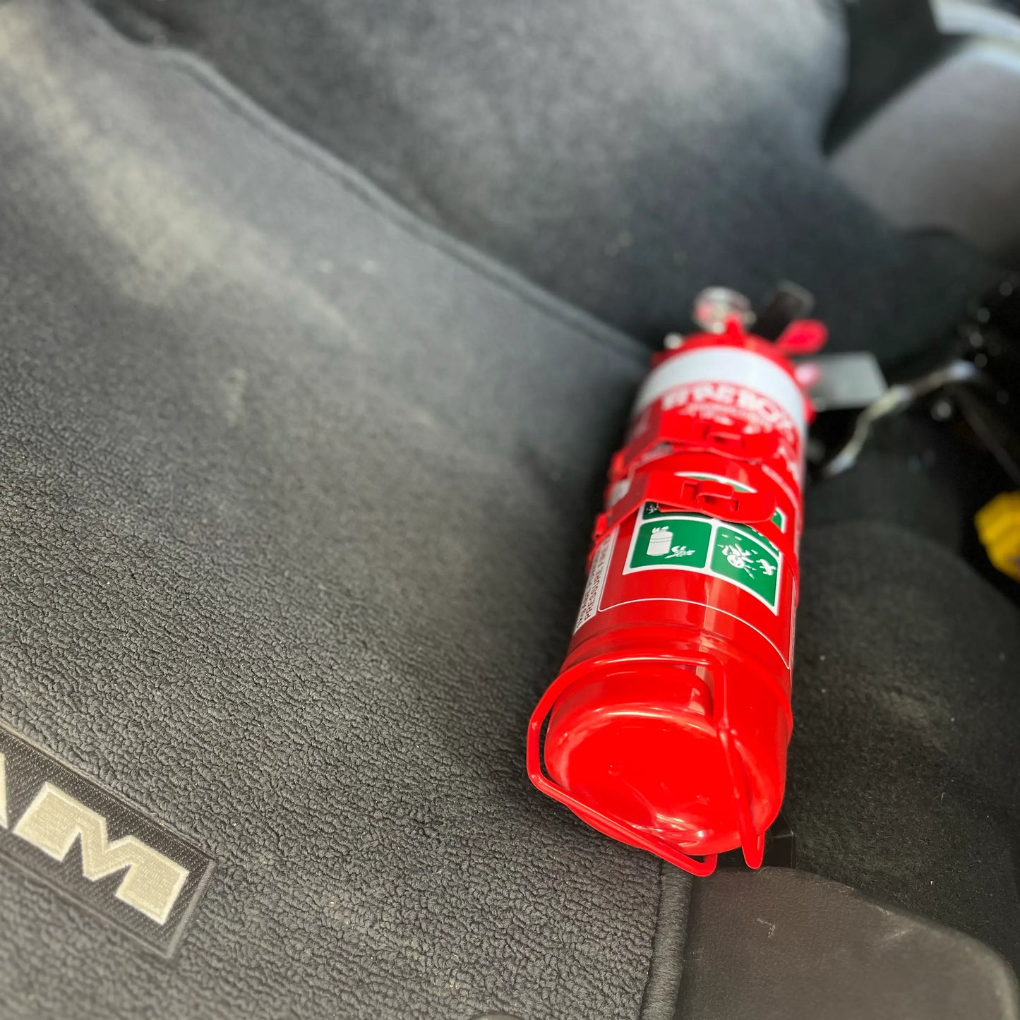 Ram 2500/3500 (Gen 5) 2019+ Fire Extinguisher Bracket