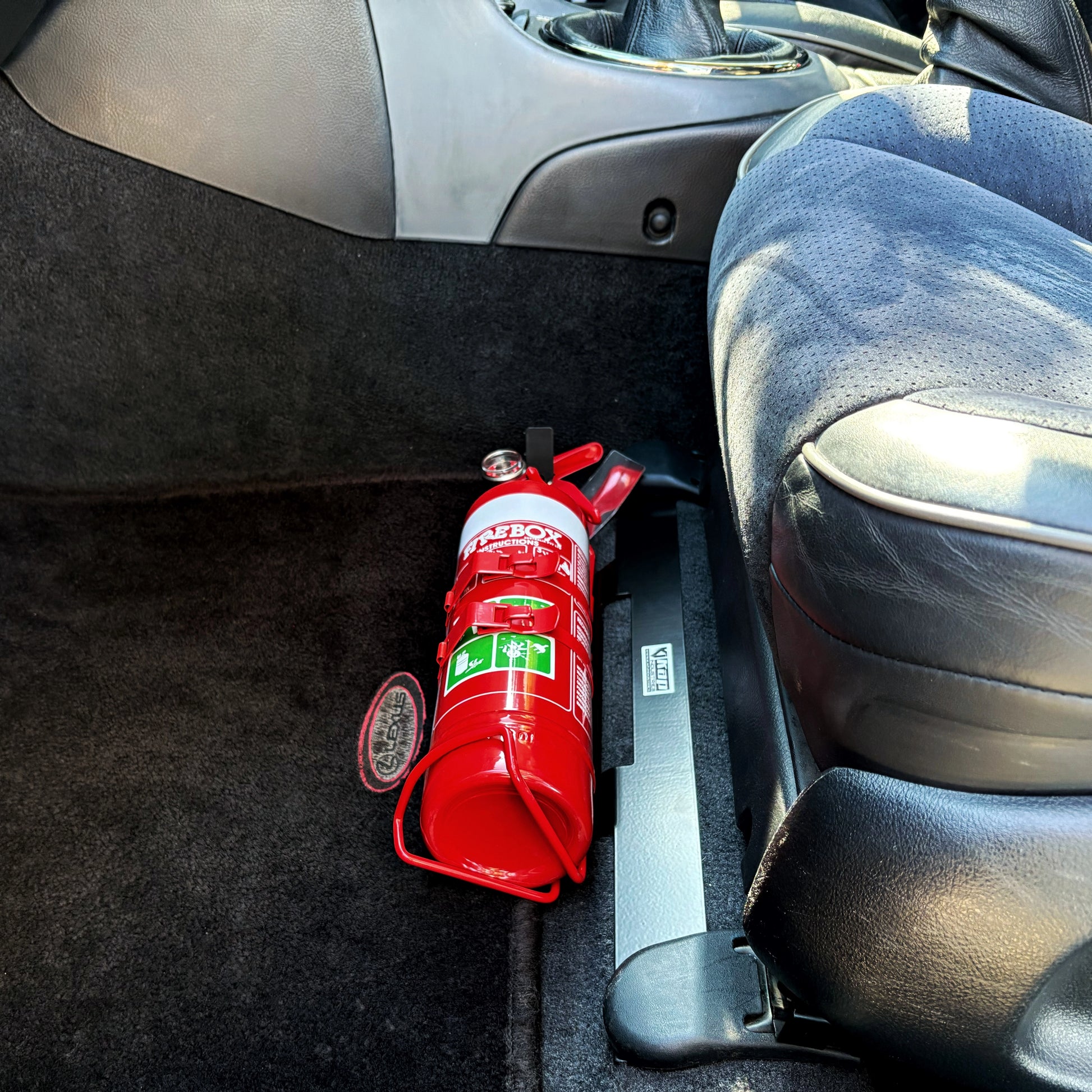 Fire Extinguisher Mount Bracket For Lexus IS & Toyota Altezza XE10 – Quick-Fit Holder