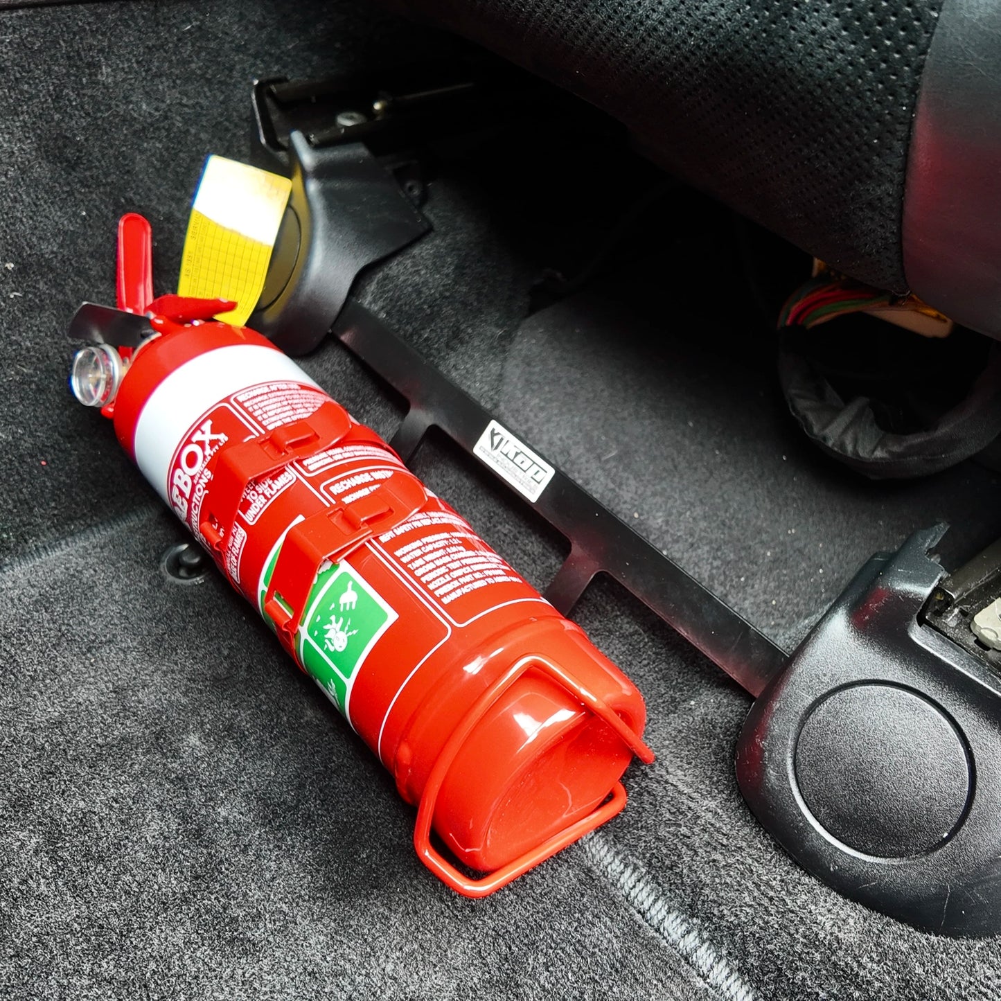 Jeep Grand Cherokee SRT (WK2) Fire Extinguisher Bracket