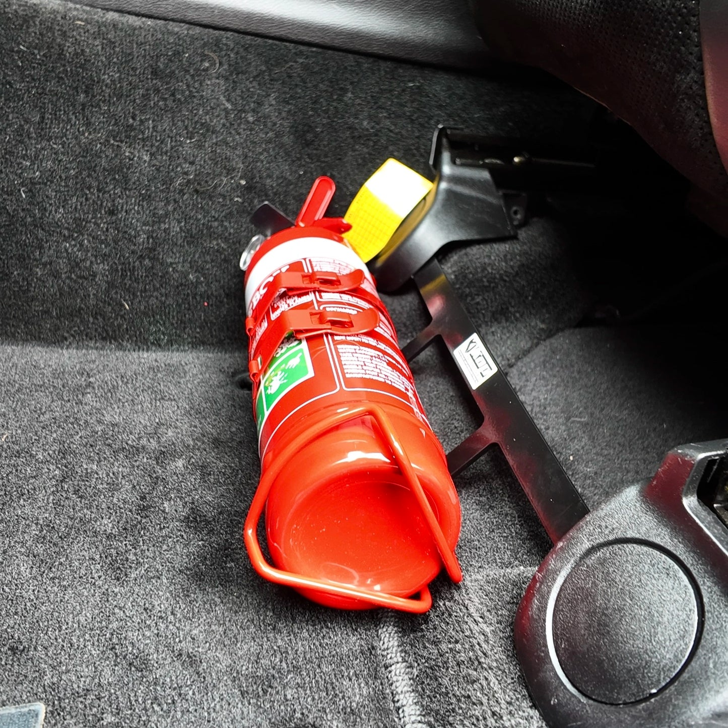 Jeep Grand Cherokee SRT (WK2) Fire Extinguisher Bracket