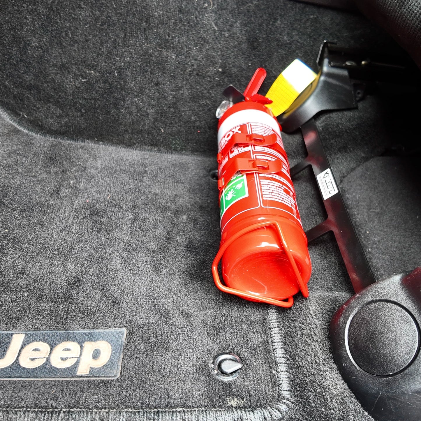 Jeep Grand Cherokee SRT (WK2) Fire Extinguisher Bracket